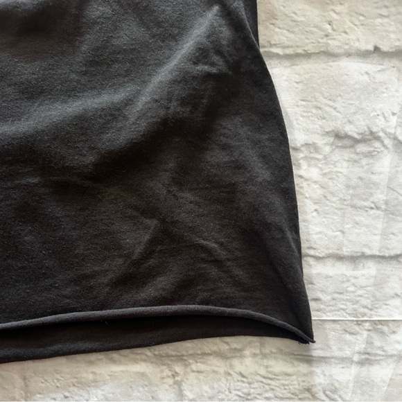 Cropped Tee - Picture 5 of 5